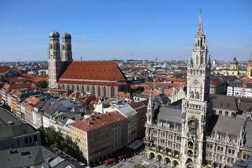 Fototapeta premium Ausblick vom Alten Peter auf die Münchner Altstadt