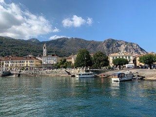 Fototapeta na wymiar Stadt Baveno am Ufer des Lago Maggiore - See in Italien