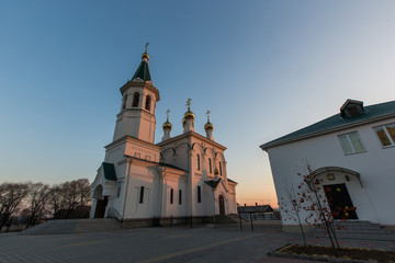 Fototapeta na wymiar Beautiful view. Large Orthodox church in the dark with backlight.