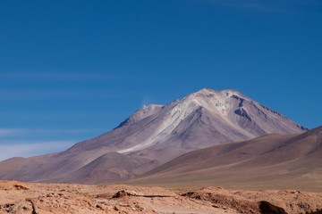 Montañas cerca al Salar de Uyuni En Bolivia Sur America