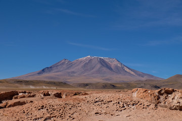 Montañas cerca al Salar de Uyuni En Bolivia Sur America
