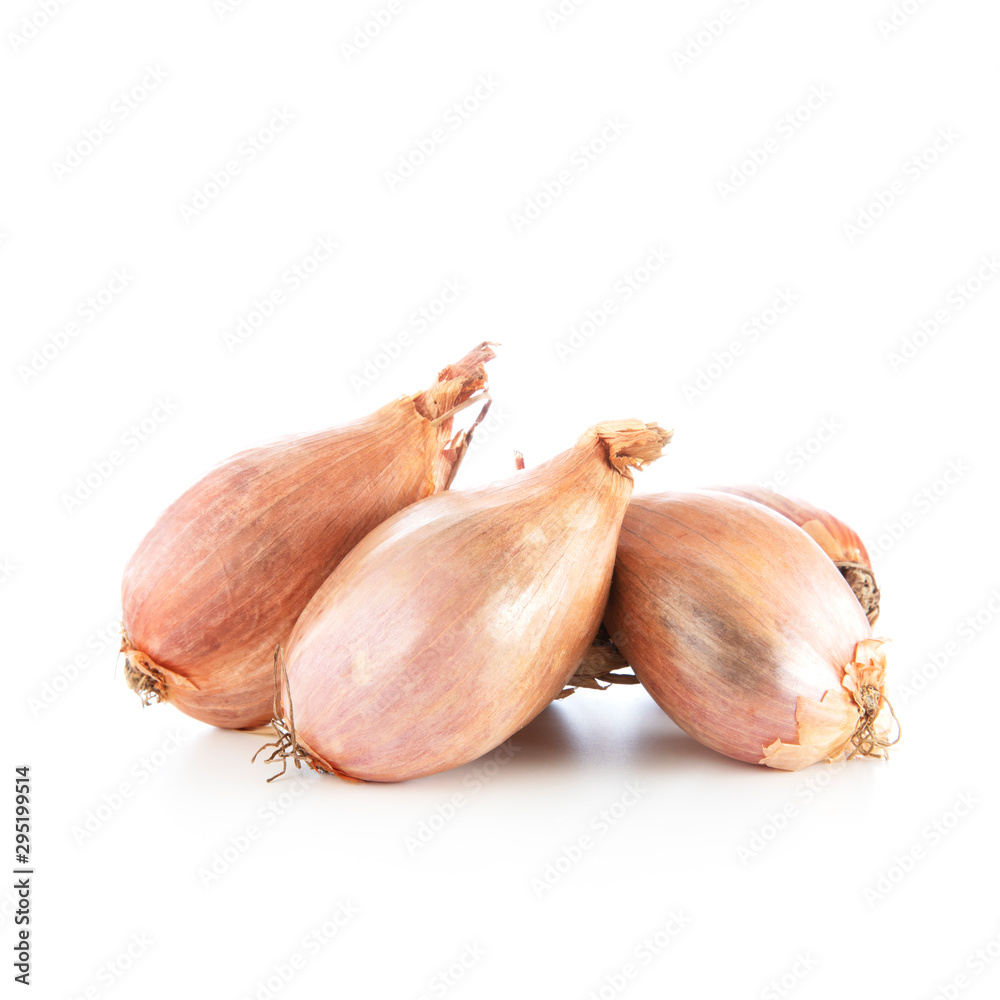 Wall mural whole shallots isolated