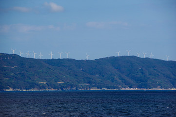 佐多岬半島に並ぶ風車