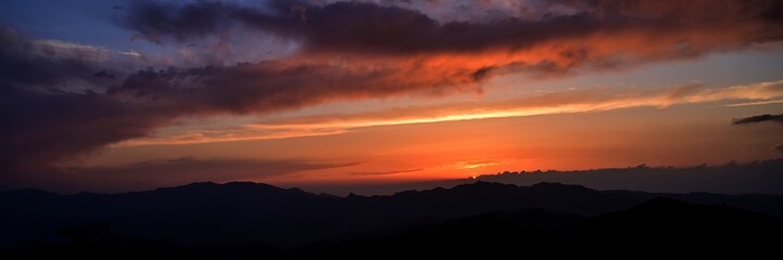 大台ケ原山でみた幻想的な夕焼けの情景