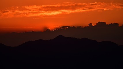 大台ケ原山でみた幻想的な夕焼けの情景