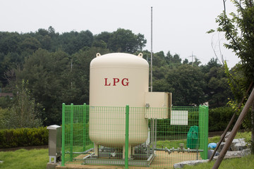 Big LPG cylinder tank system, In safety zone
