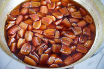 Making a snack is charming.  Of Thai women