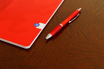Cahier et stylo