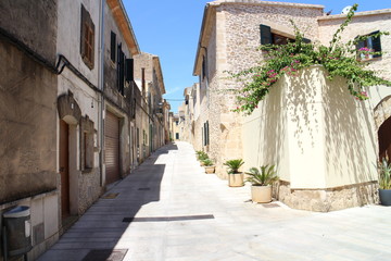Fototapeta na wymiar Lane in centre of Alcudia, Mallorca, Spain
