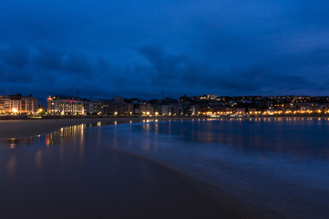 Fototapeta na wymiar Beach of La Concha at night, San Sebastian