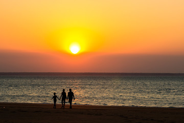 Sunset Family Darwin