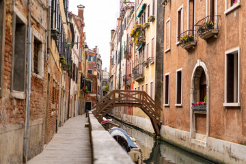 Obraz na płótnie Canvas amazing architecture of venice Italy Europe. walking through the streets of venice Italy. stunning architecture in venice