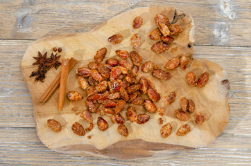 Gebrannte Mandeln und Wintergewürze