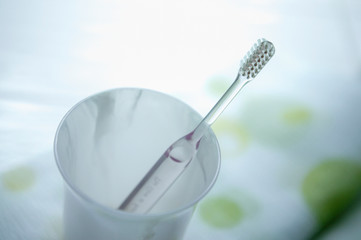 歯ブラシとコップ