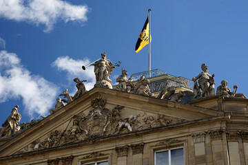 Giebel vom Neuen Schloss in Stuttgart