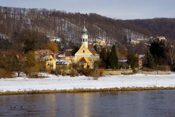 Dresden Kirche Maria am Wasser im Winter mit Schnee