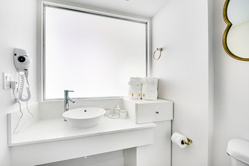 Fototapeta na wymiar modern spacious white bathroom