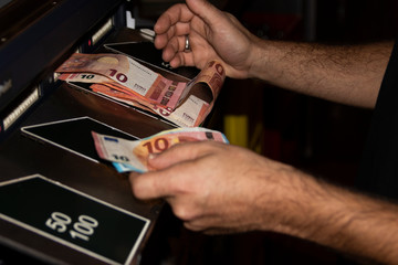 Fototapeta premium Caja registradora de dinero en bar-restaurante