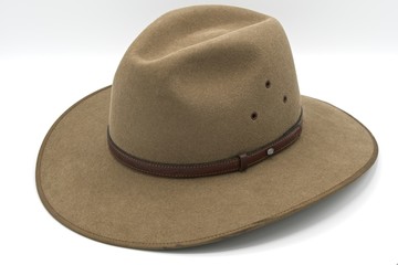 Australian style hat made with rabbit fur as the felt which is highly waterproof and fashionable.     