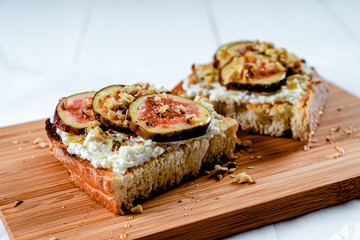 Ricotta And Fig Toast With Honey And Nuts