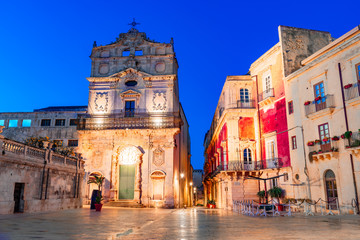 Fototapeta premium Siracusa, Sicily island, Italy: Night view of the Church with the Burial of Saint Lucy, Ortigia, Syracuse