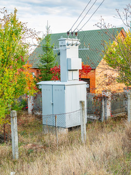 Transformer for the transmission of electricity on the street.