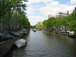Amsterdam kanal grachten unterschiedliche boote