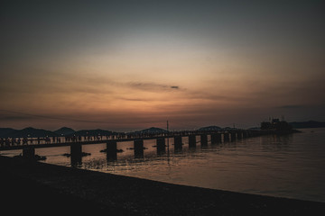 夕焼けの橋