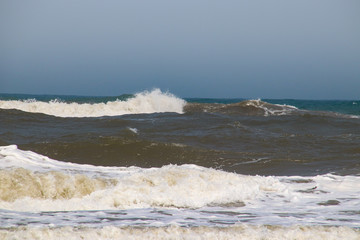 Violent waves in the sea