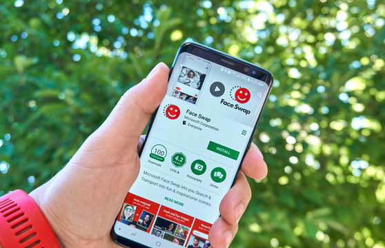 Microsoft Face Swap Mobile App On Samsung S8.