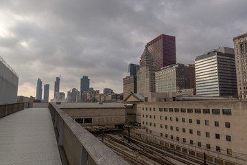 Fototapeta na wymiar chicago, nichols bridgeway, gratte-ciel, immeubles, vue, millenium park