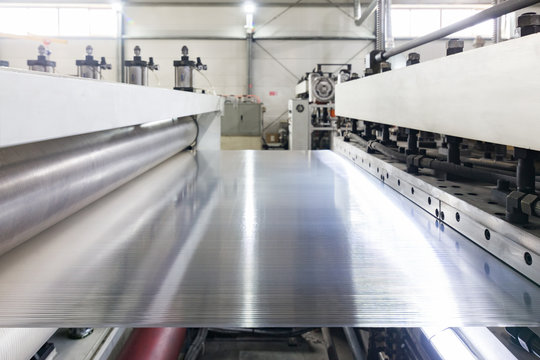 Production process plastic polycarbonate hollow sheet extrusion die with sheet line