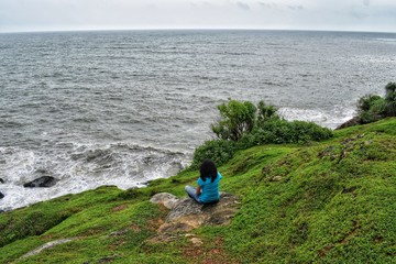 Fototapeta premium girl on a cliff