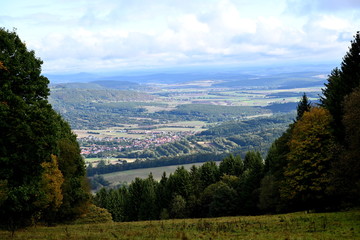 Naklejka premium Aufstieg zum Kreuzberg in der Rhön