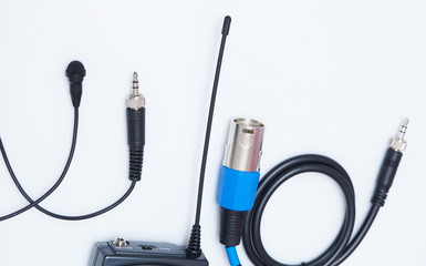 Wireless lavalier microphone system