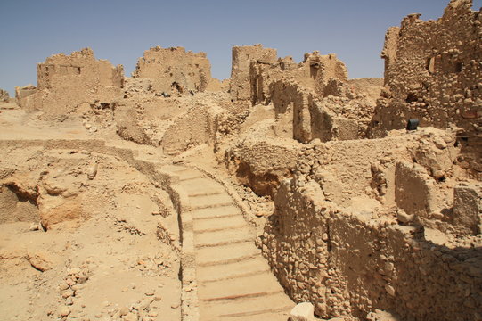 Temple of the Oracle of Ammon to Gebel el-Dakrour in Siwa