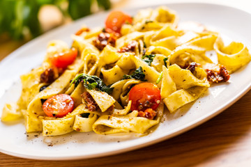 Pasta with sauce and sun-dried tomatoes