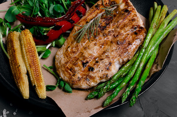 grilled chicken with fresh vegetables and grilled vegetables