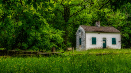 Fototapeta premium Lock keepers house on the Chesapeake and Ohio Canal