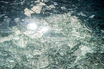 Glasscherben im Wertstoffcontainer