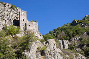 Fototapeta na wymiar Mittelalterliche Burg in der Ortschaft Borne, Ardeche, Frankreich