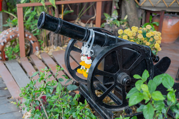 Modeled small cannon set in front of the shop to display beautifully at the market in Ayutthaya.