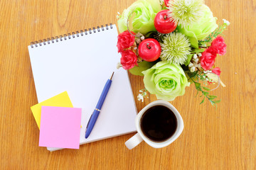 note paper on wooden table