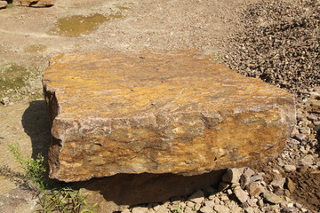 Steinquader aus Steinbruch