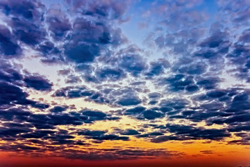 Obraz premium Fluffy Clouds In Blue Sky Background (Oil Paint filter)