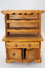 Mueble de madera en miniatura