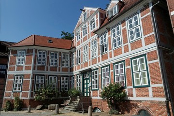 Fototapeta na wymiar traditional old houses in lueneburg