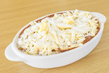 焼く前の手作りミートソースドリア