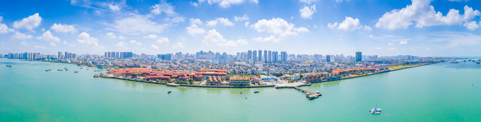 Naklejka premium Coastal and dock scenery in Beihai City, Guangxi