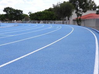Pista atletismo azul
